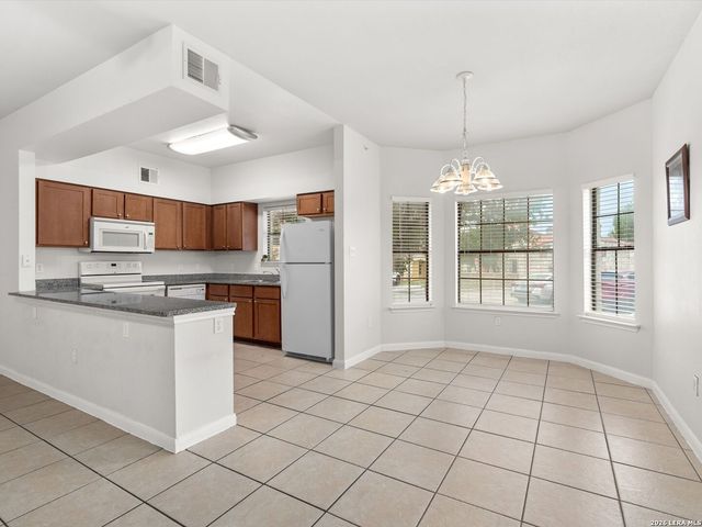 6160 Eckhert Rd Apt 1718, San Antonio, TX 78240