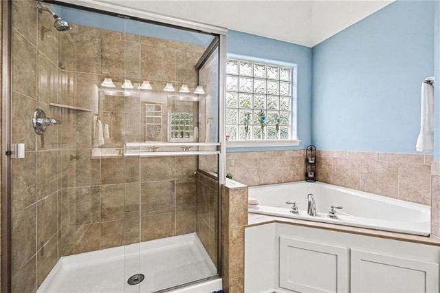19710 NE 197th Terrace, Smithville, MO 64089
