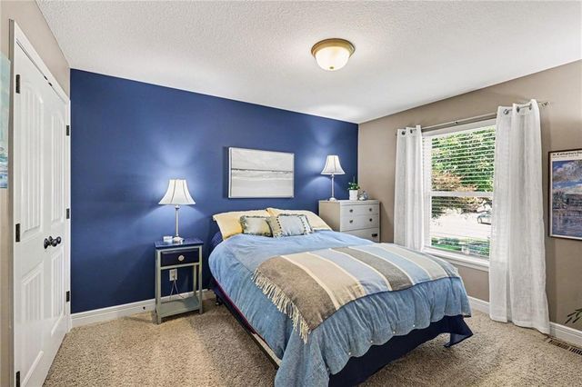19710 NE 197th Terrace, Smithville, MO 64089