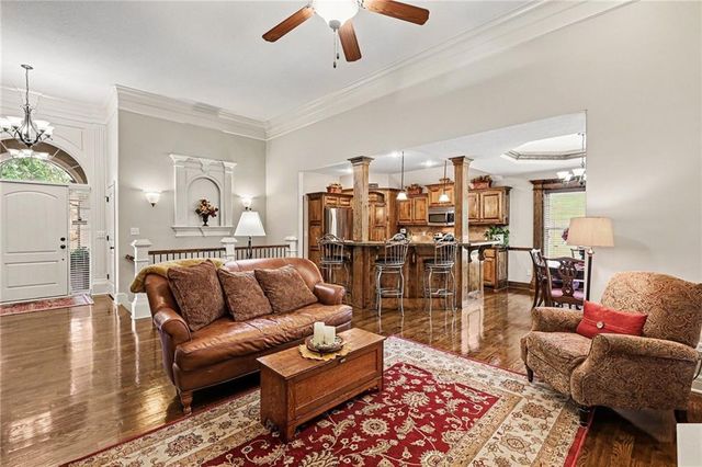 19710 NE 197th Terrace, Smithville, MO 64089