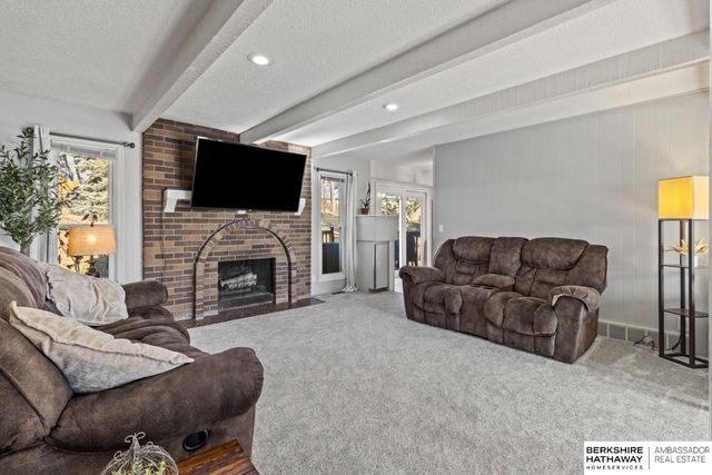 10830 Taylor Street, Omaha, NE 68164