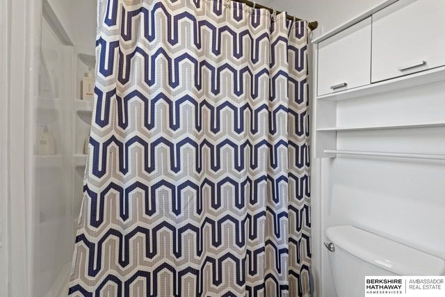 10830 Taylor Street, Omaha, NE 68164