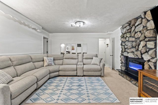 10830 Taylor Street, Omaha, NE 68164