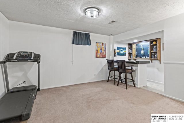 10830 Taylor Street, Omaha, NE 68164