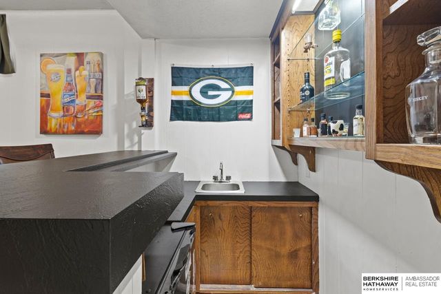 10830 Taylor Street, Omaha, NE 68164