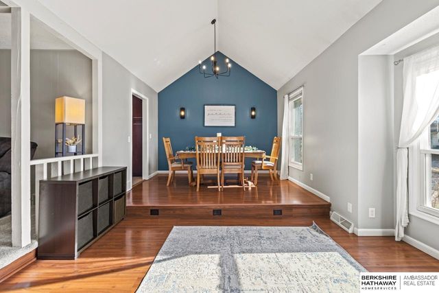 10830 Taylor Street, Omaha, NE 68164