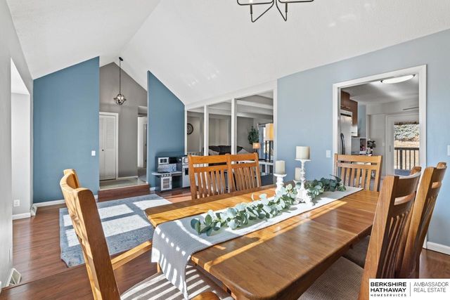 10830 Taylor Street, Omaha, NE 68164