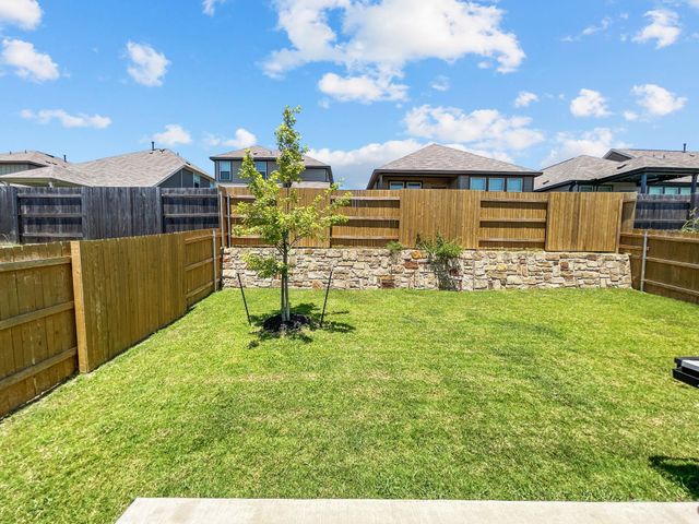 595 Eves Necklace DR, Buda, TX 78610