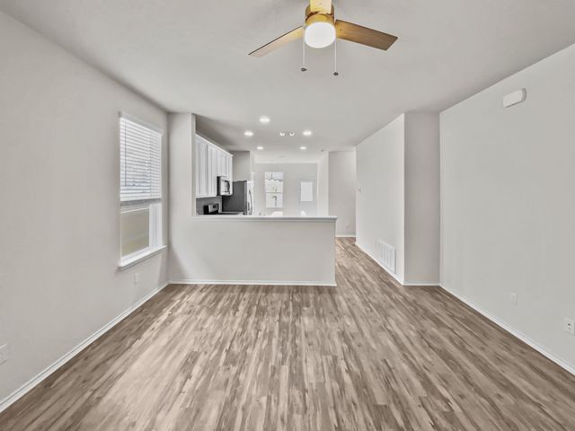 595 Eves Necklace DR, Buda, TX 78610