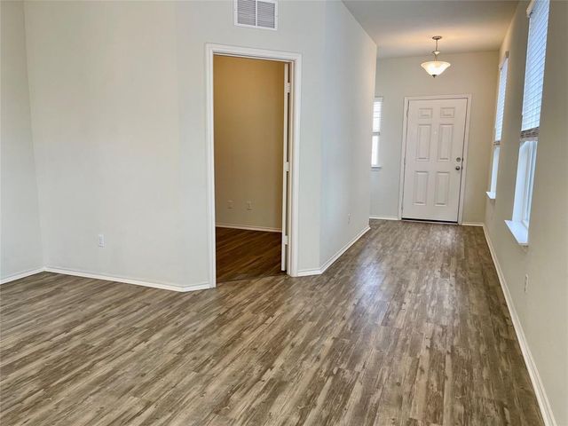 595 Eves Necklace DR, Buda, TX 78610