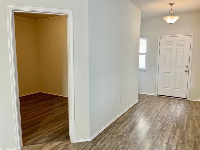 595 Eves Necklace DR, Buda, TX 78610