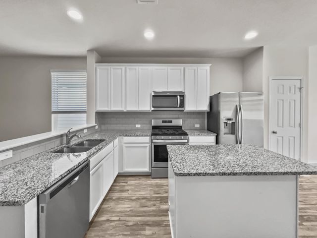 595 Eves Necklace DR, Buda, TX 78610