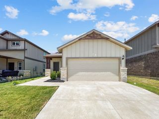 595 Eves Necklace DR, Buda, TX 78610