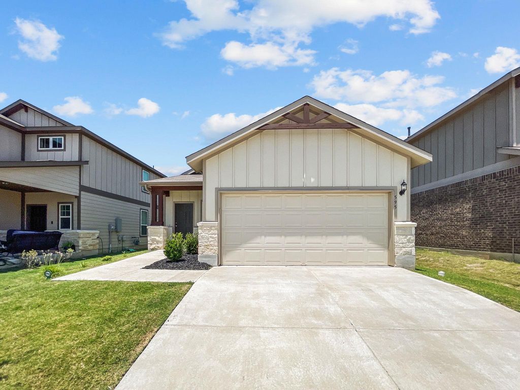 595 Eves Necklace DR, Buda, TX 78610