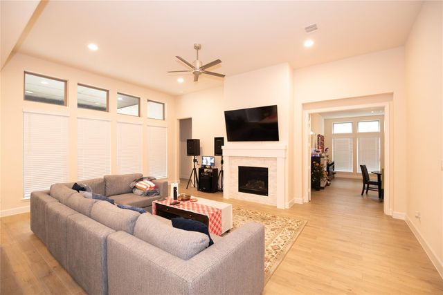 19211 Belmont Stakes Way, Tomball, TX 77377