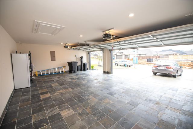 19211 Belmont Stakes Way, Tomball, TX 77377