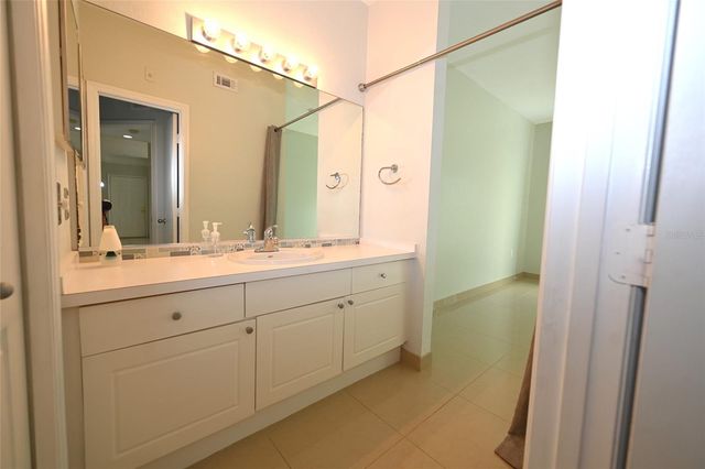 5110 NORTHRIDGE ROAD 202, Sarasota, FL 34238