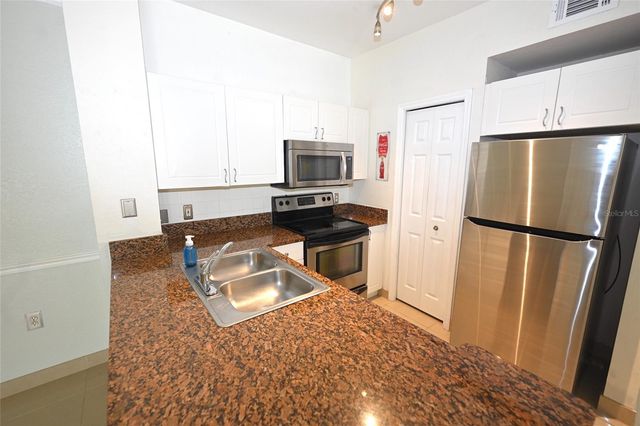 5110 NORTHRIDGE ROAD 202, Sarasota, FL 34238