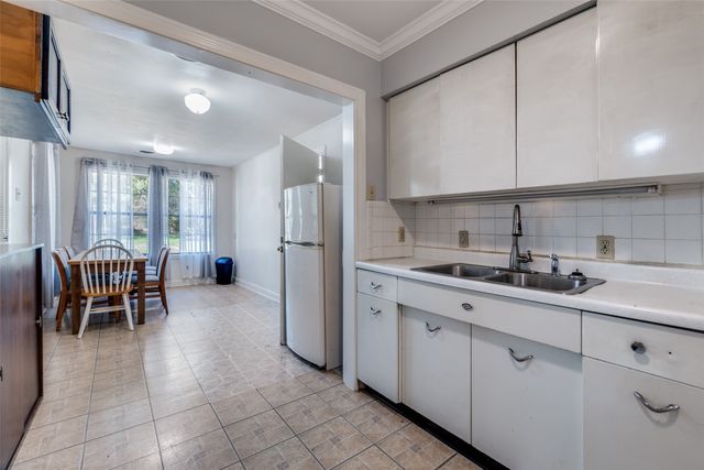 4501-4503 Highview Street, Cockrell Hill, TX 75211