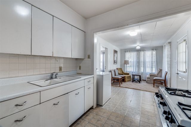 4501-4503 Highview Street, Cockrell Hill, TX 75211