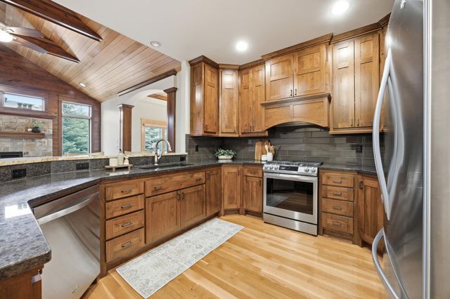 4245 Coventry Drive S, Fargo, ND 58104