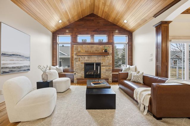 4245 Coventry Drive S, Fargo, ND 58104