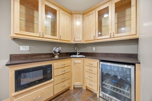 4245 Coventry Drive S, Fargo, ND 58104