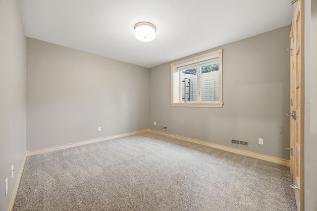 4245 Coventry Drive S, Fargo, ND 58104