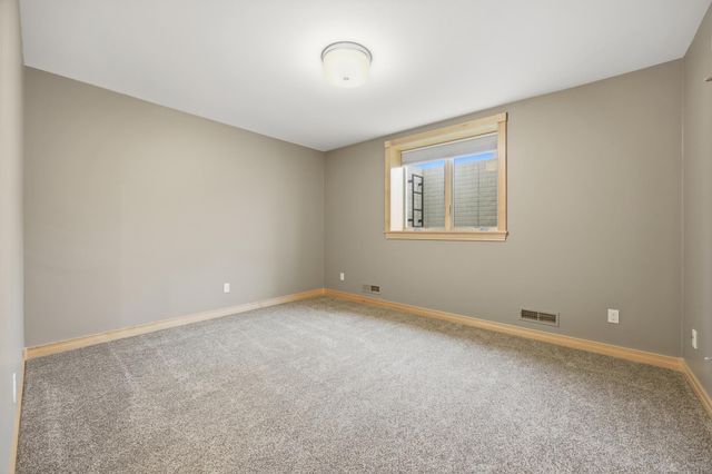 4245 Coventry Drive S, Fargo, ND 58104