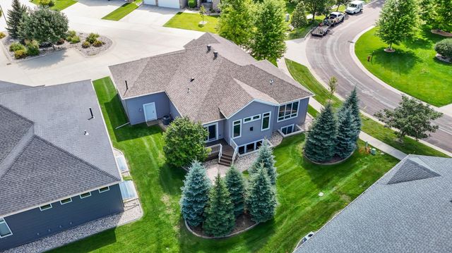 4245 Coventry Drive S, Fargo, ND 58104