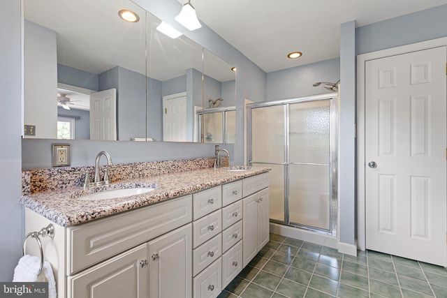 1 BRIARS LN, Wilmington, DE 19807
