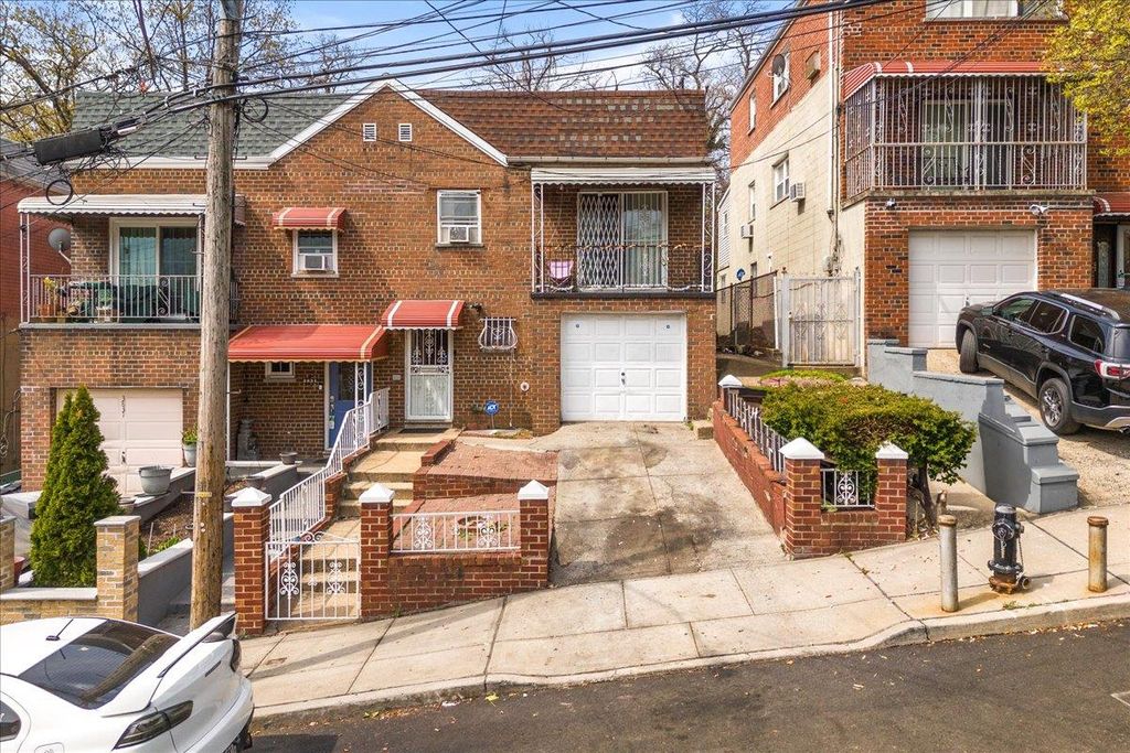 3833 Amundson Avenue, Bronx, NY 10466