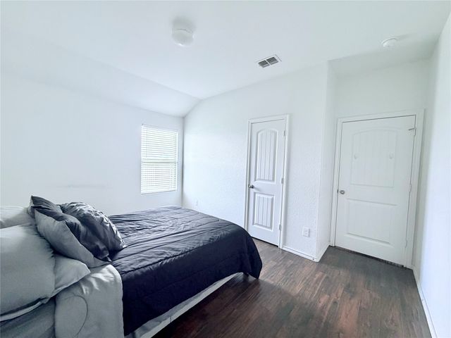 520 Cantebury Park Lane, Ponder, TX 76259