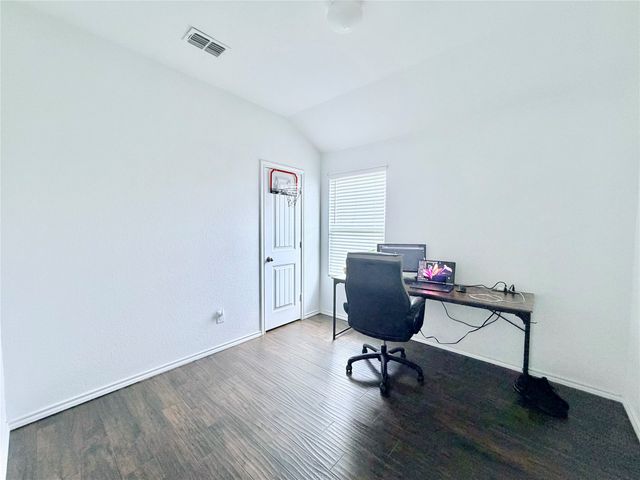 520 Cantebury Park Lane, Ponder, TX 76259