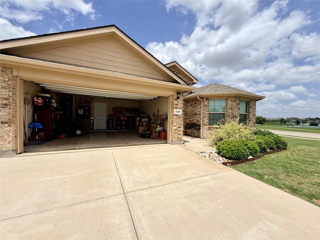520 Cantebury Park Lane, Ponder, TX 76259