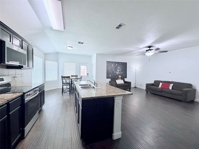520 Cantebury Park Lane, Ponder, TX 76259