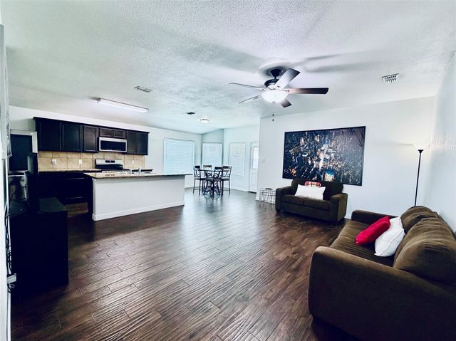520 Cantebury Park Lane, Ponder, TX 76259