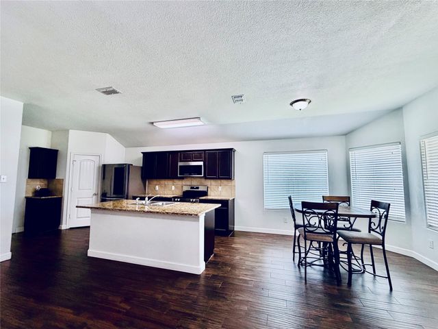 520 Cantebury Park Lane, Ponder, TX 76259