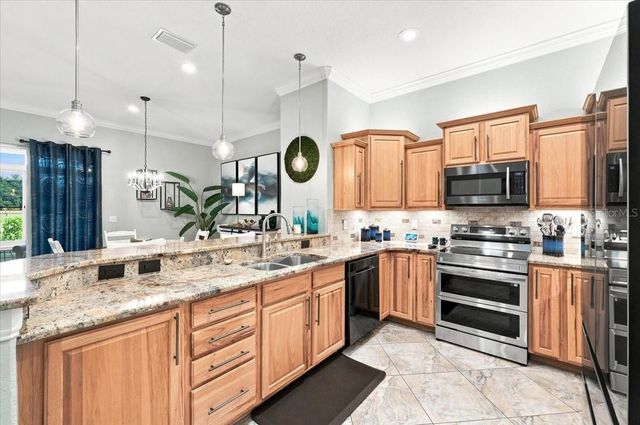 194 LAYNEWADE ROAD, Polk City, FL 33868