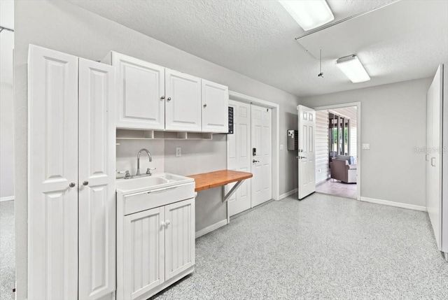 194 LAYNEWADE ROAD, Polk City, FL 33868