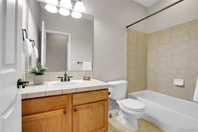 3220 S Nepal Way, Aurora, CO 80013