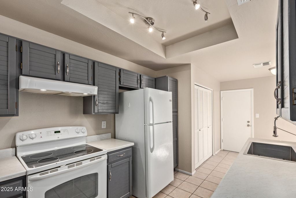 6734 S BRITTANY Lane, Tempe, AZ 85283 — photo 3