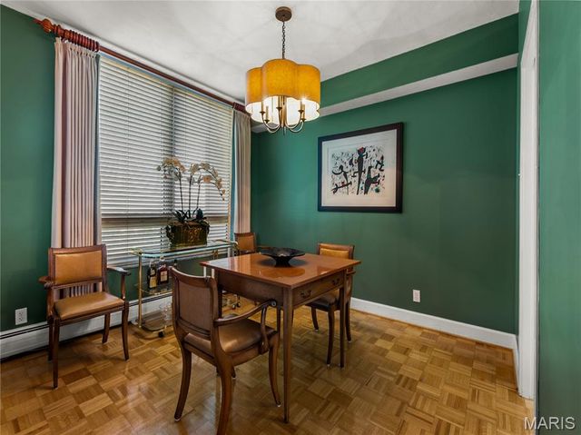 200 S Brentwood Boulevard 13A, Clayton, MO 63105