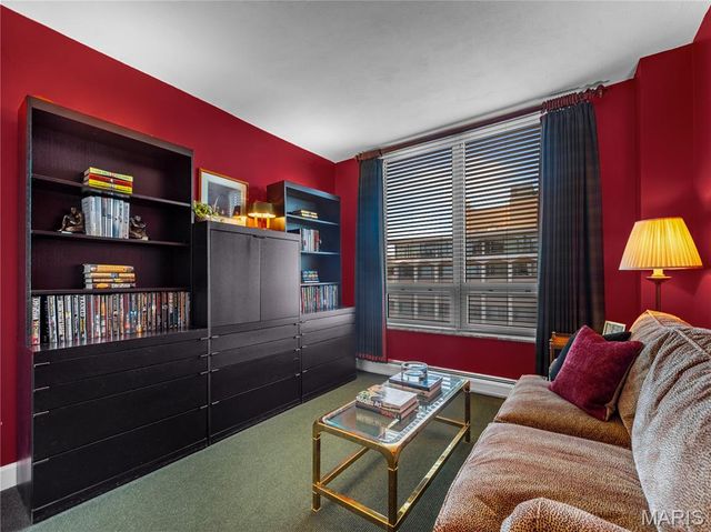 200 S Brentwood Boulevard 13A, Clayton, MO 63105