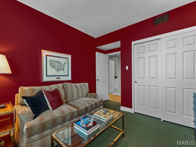 200 S Brentwood Boulevard 13A, Clayton, MO 63105