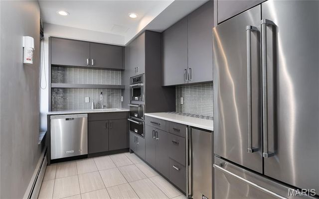 200 S Brentwood Boulevard 13A, Clayton, MO 63105