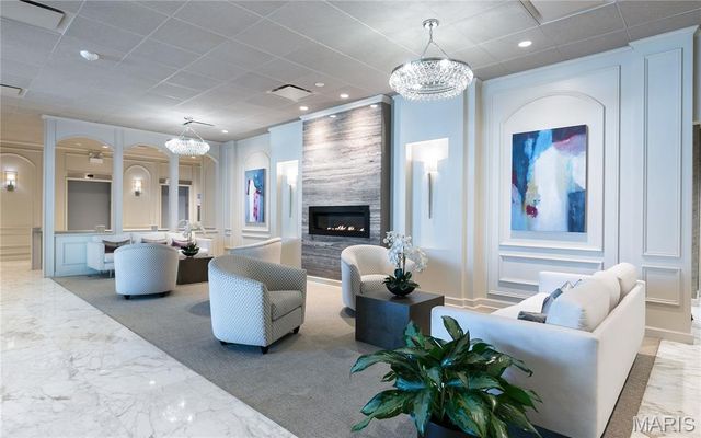 200 S Brentwood Boulevard 13A, Clayton, MO 63105