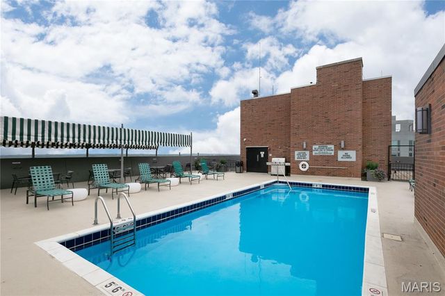 200 S Brentwood Boulevard 13A, Clayton, MO 63105