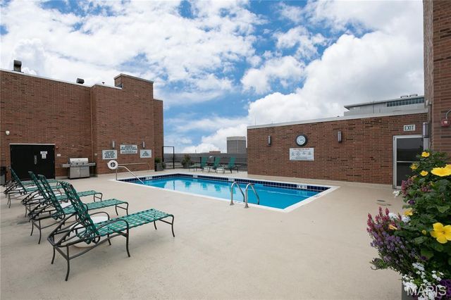 200 S Brentwood Boulevard 13A, Clayton, MO 63105