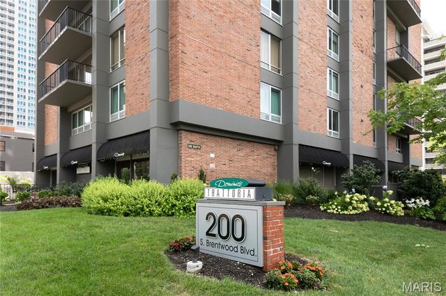 200 S Brentwood Boulevard 13A, Clayton, MO 63105